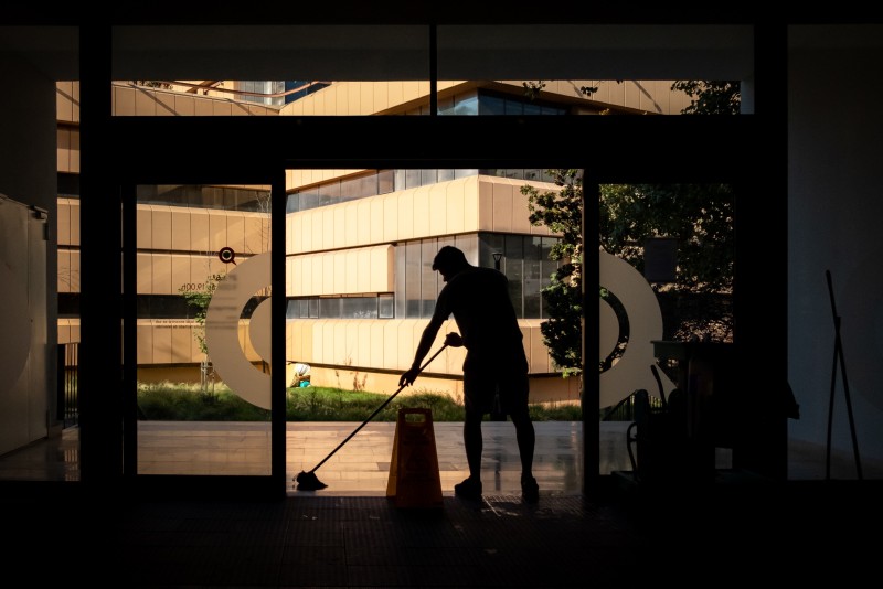 Should I hire Contractors vs Employees for my cleaning business