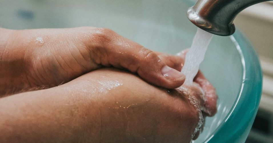 How Quickly Do Germs Spread on Surfaces? Key Insights for Medical Centres